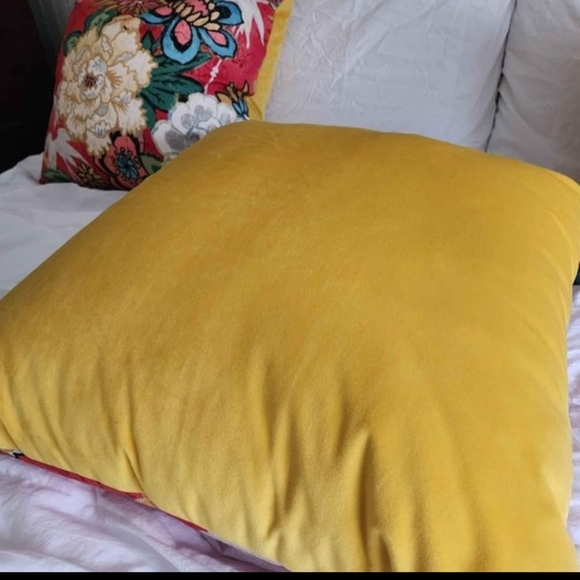 Sold - Picture 3 of 3